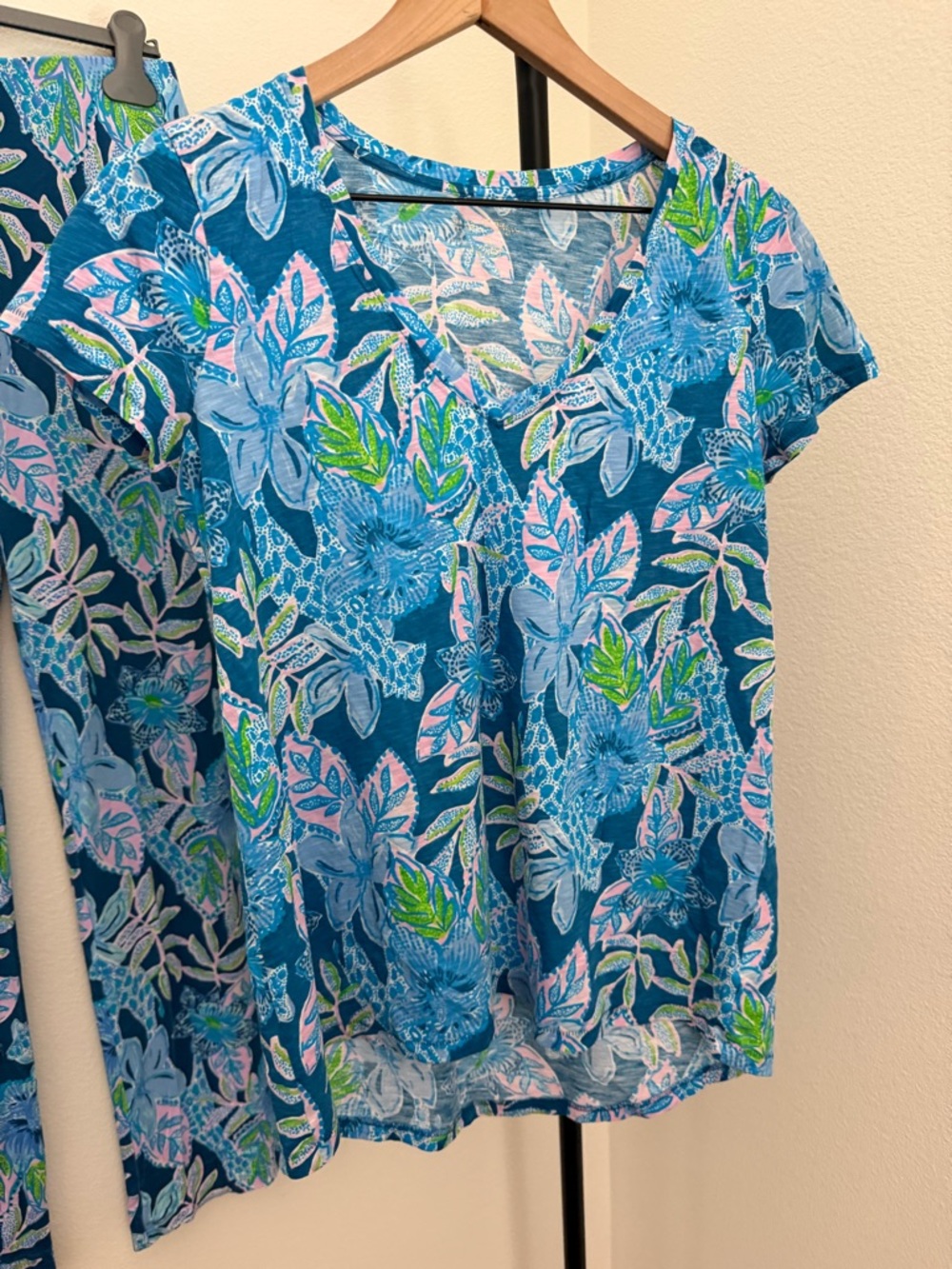 Lilly Pulitzer Blue and Pink Georgia palazzo Tropical Print Top & pants - Picture 4 of 7
